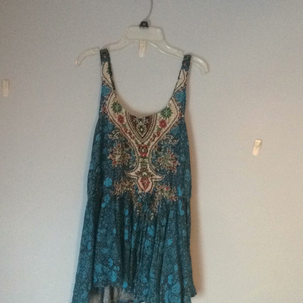 A tank top.
